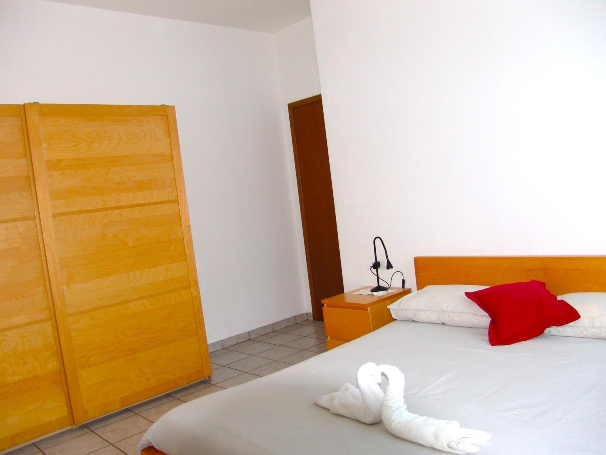 Modern Apartment Luci & Stelle Near Lake Como Nibionno Exterior foto